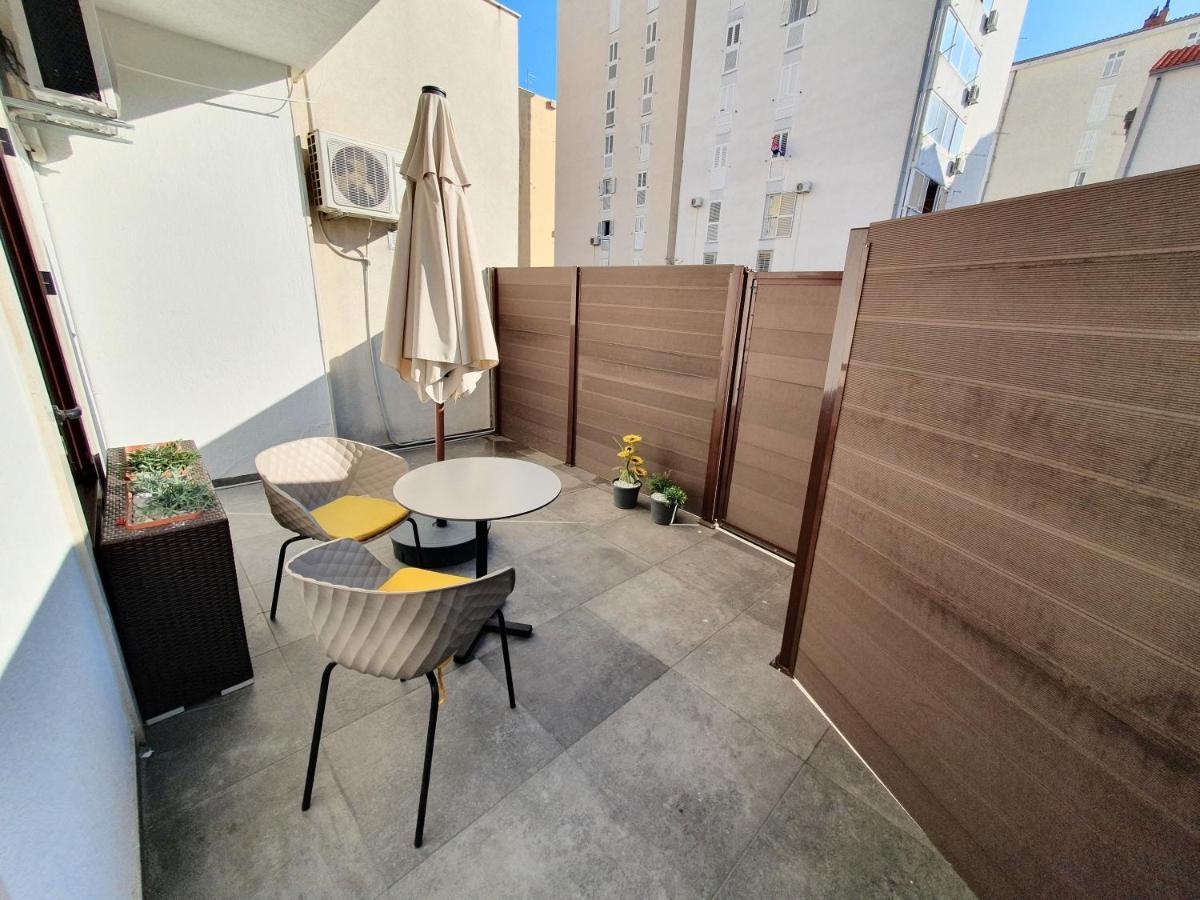 Apartmani Majic Макарська Екстер'єр фото