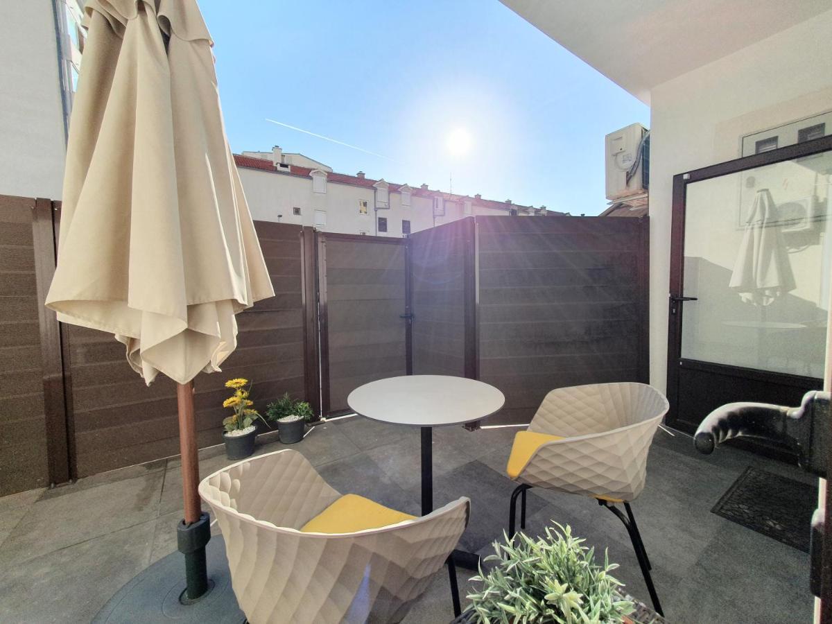 Apartmani Majic Макарська Екстер'єр фото