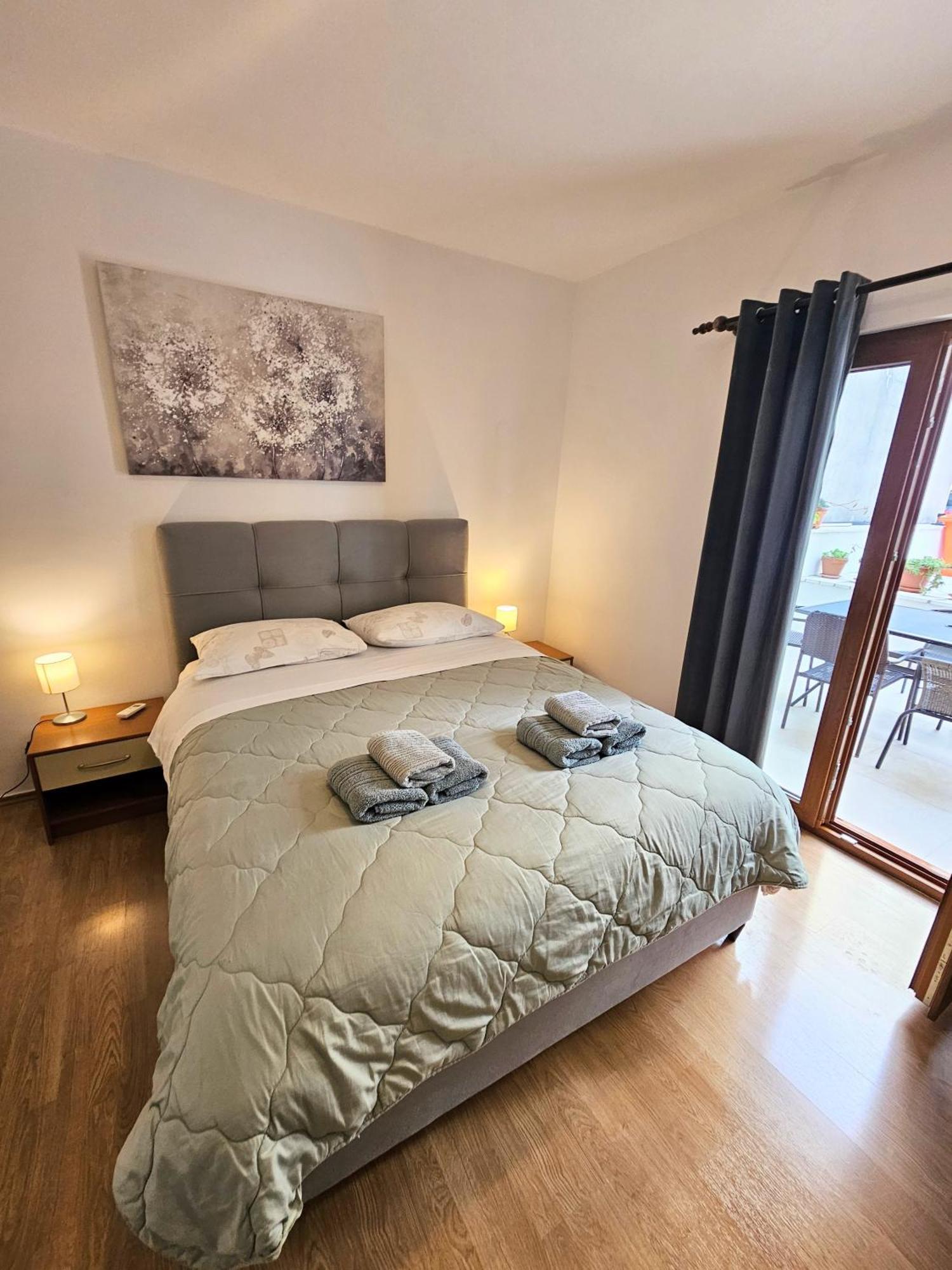 Apartmani Majic Макарська Екстер'єр фото