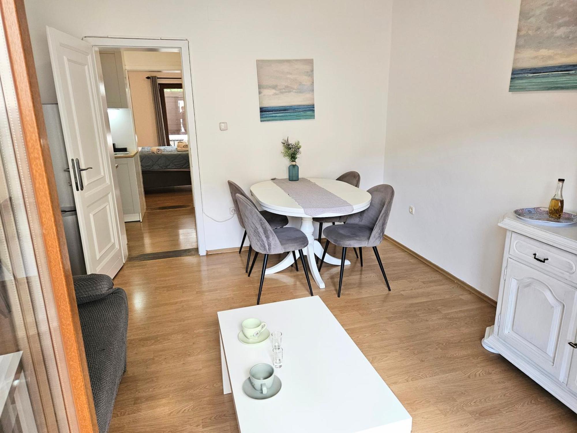 Apartmani Majic Макарська Екстер'єр фото